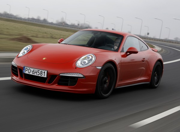 Porsche 911 Carrera 4 GTS - Kusi na każdym kilometrze