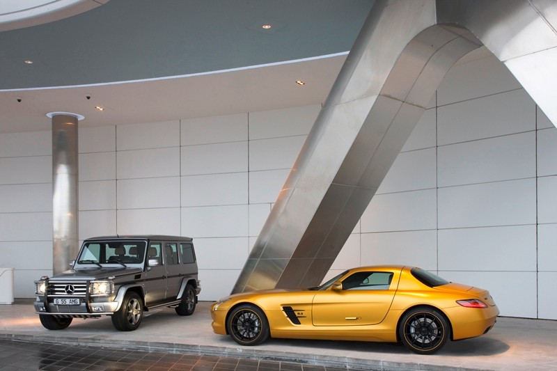 Złoty Mercedes SLS AMG