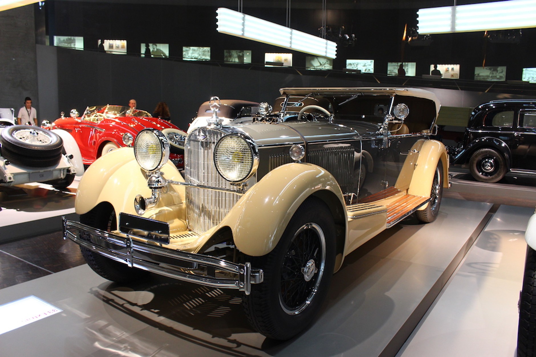 Mercedes  – ewolucja oświetlenia