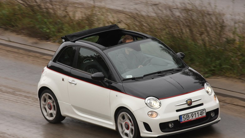 Abarth 500c: Maluszek ze sportowymi aspiracjami