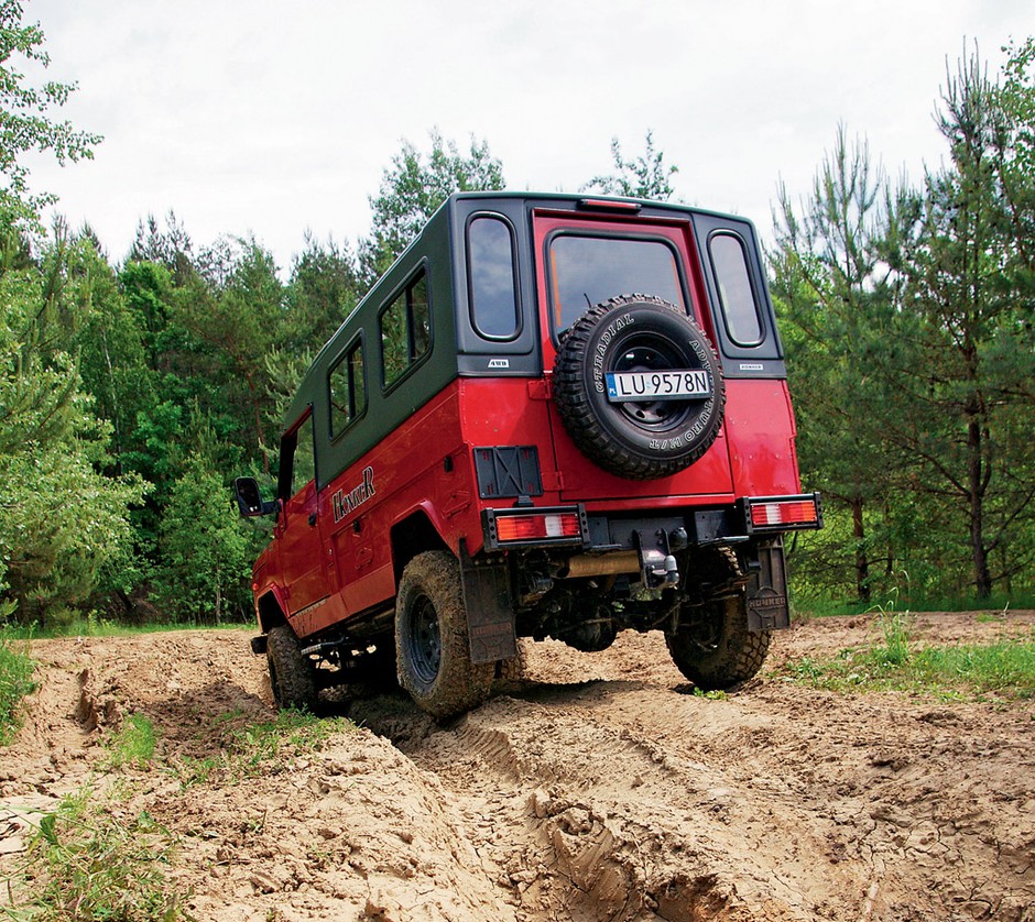 Mercedes G 350 kontra Land Rover Defender i Honker 2000: czy prawdziwe terenówki są na wymarciu?