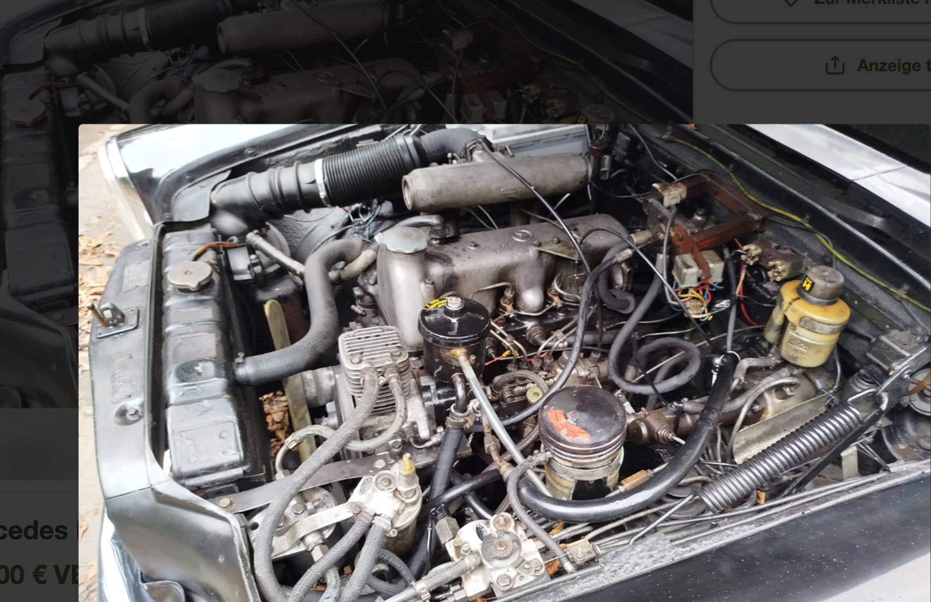 ... pod maską sprzedawanego auta znajduje się mały diesel zamiast wielkiego V8.