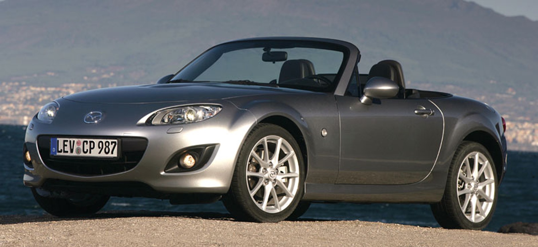 Mazda MX-5 Roadster Coupé: przyjemność przez 365 dni w roku