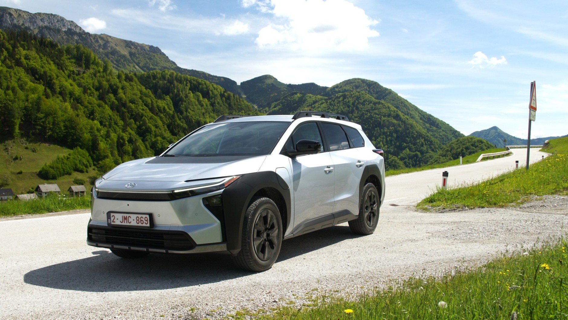 Toyota bZ4X Touring w wersji Style, czyli z mniejszymi alufelgami