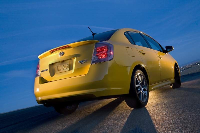 Nissan Sentra SE-R – kompaktowy i drapieżny