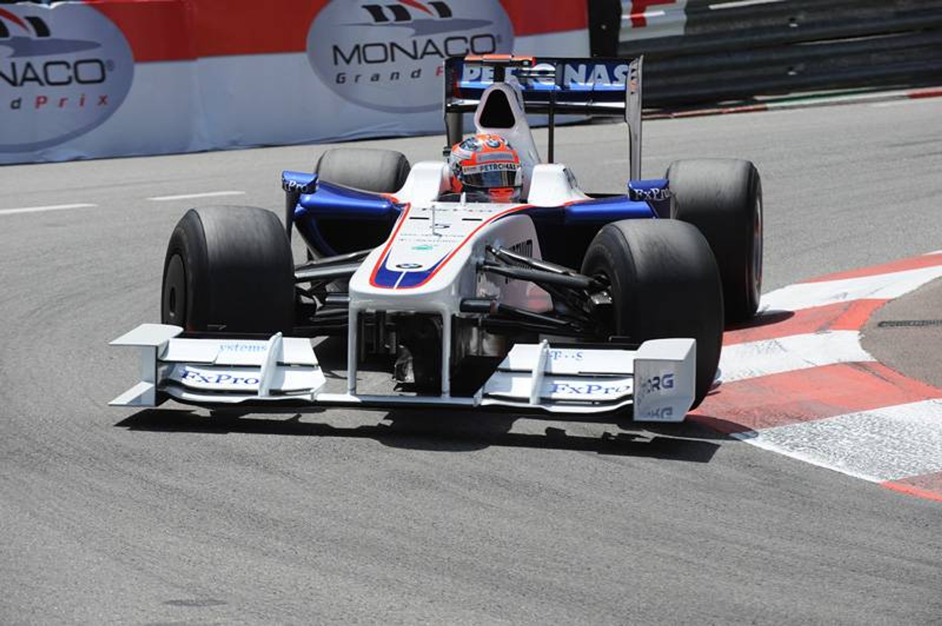 Grand Prix Monaco 2009: Button królem, Kubica w garażu (fotogaleria)