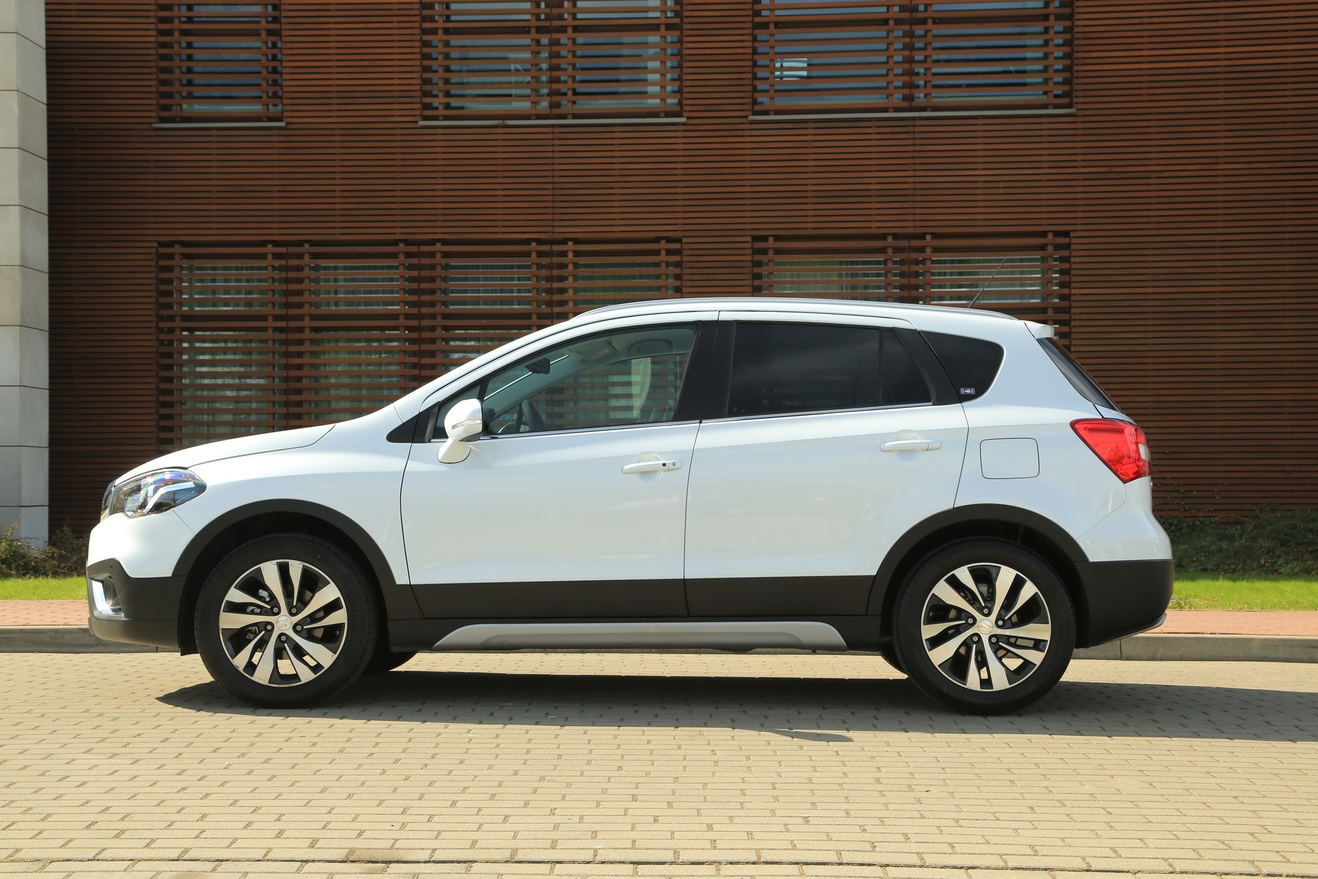 SX4 S-Cross Hybrid 1.4 BOOSTERJET 2WD 6MT