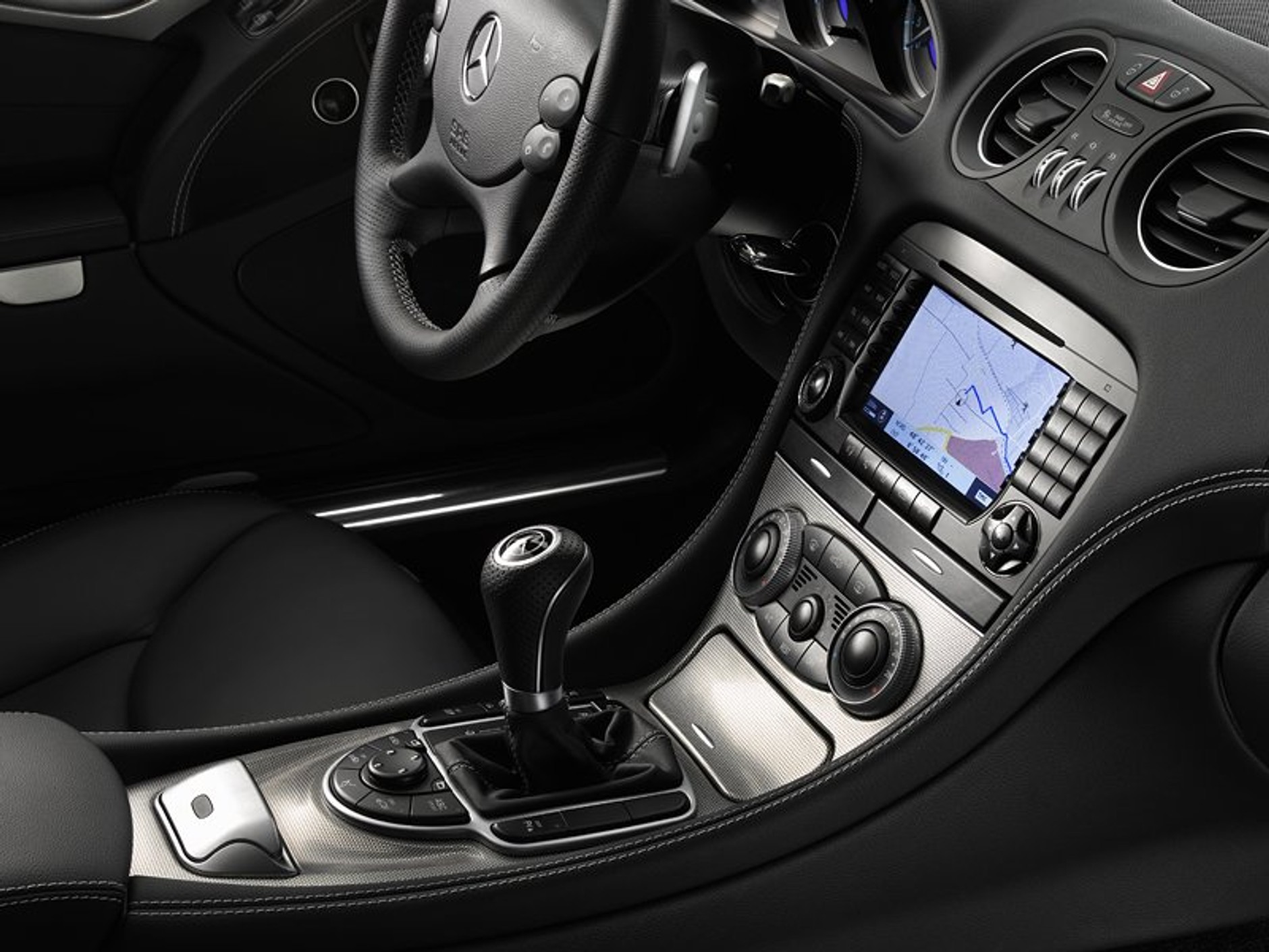 Sportowy zestaw dla Mercedesa-Benza SL: nowe koła, skrzynia biegów i zmienione wnętrze