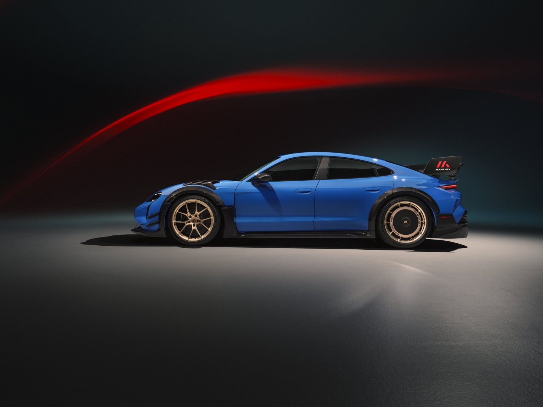 Porsche Taycan Turbo GT z zestawem Manthey Kit (2027)