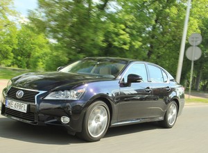 Test Lexusa GS 450h: czy warto kupować hybrydowe auto?