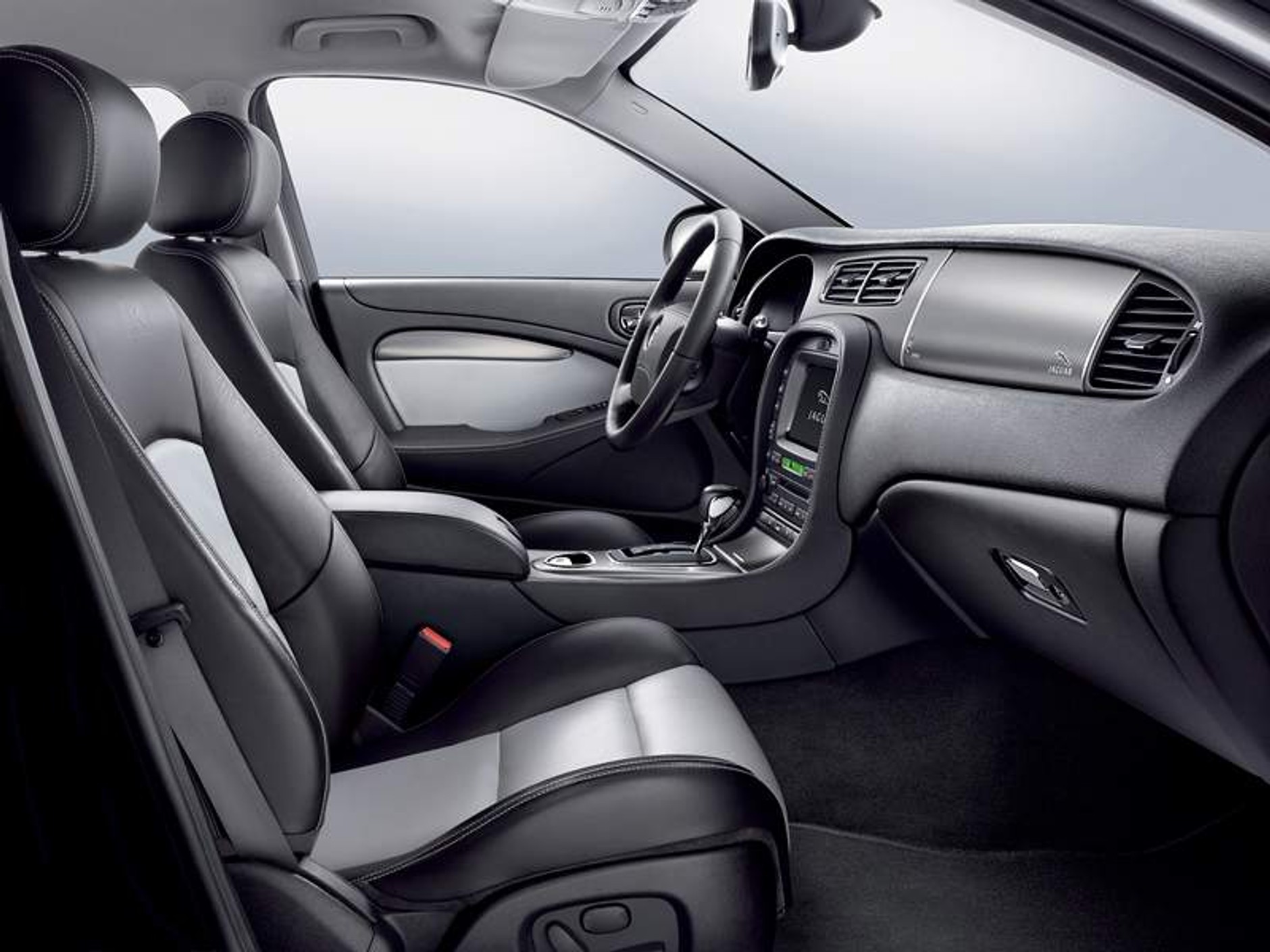 Jaguar: facelifting S-type