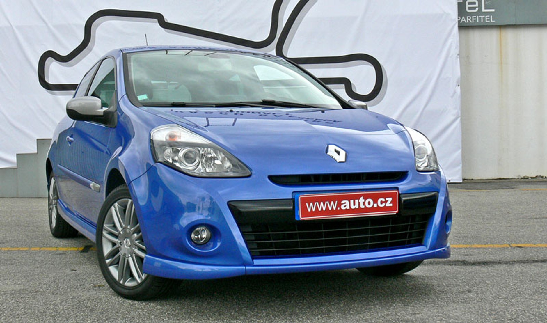 Renault: nowe Clio wkracza do salonów w Polsce (ceny)