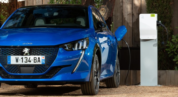 Promocja zasięgowa w Peugeocie! Modele e-208 i e-2008 przejadą więcej kilometrów