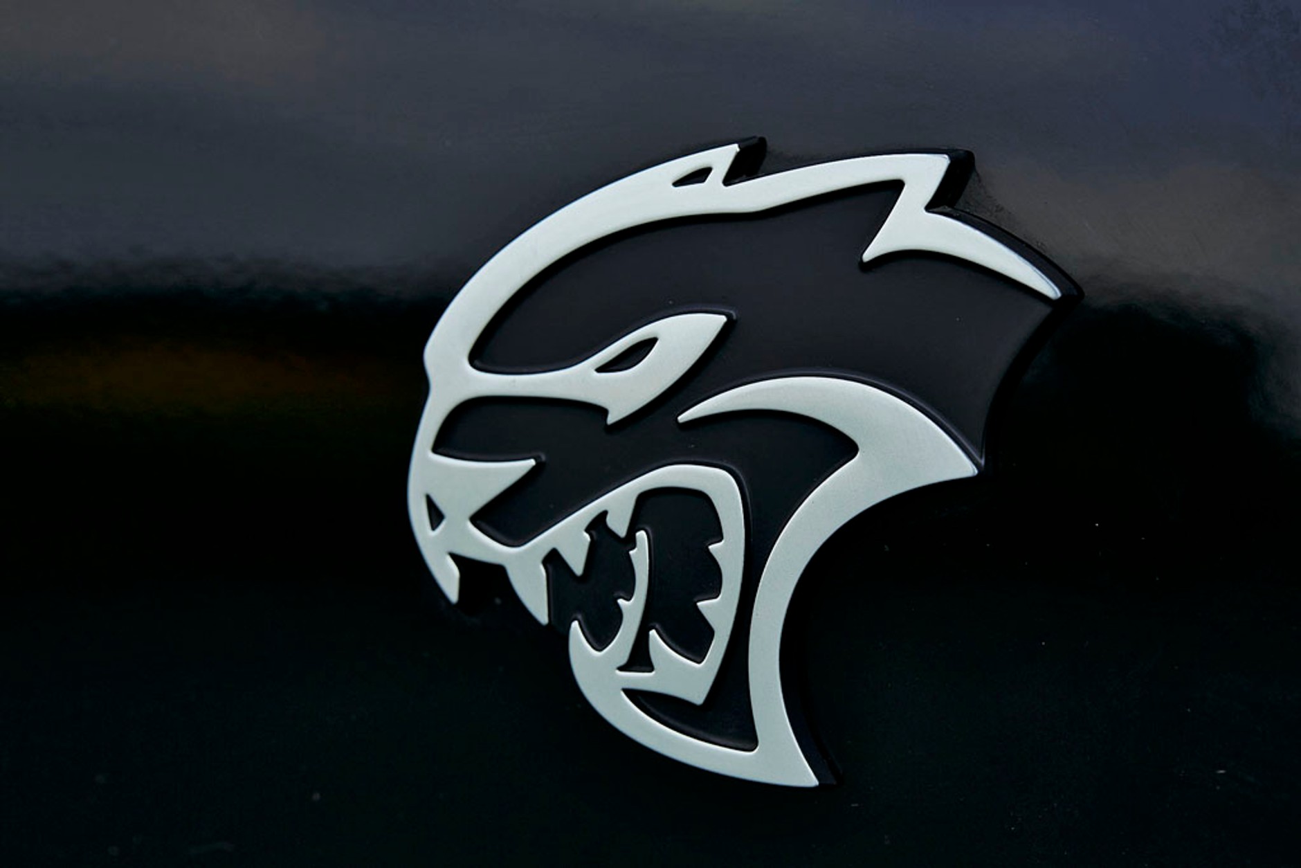 Brutal kontra anioł - czyli, Dodge Charger Hellcat kontra Tesla Model S P85D