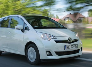 Toyota Verso S - Mikrovan z makro wnętrzem