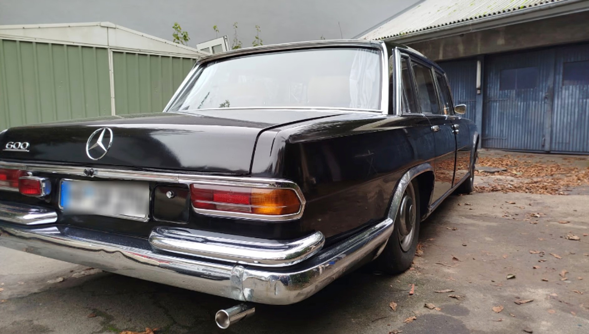 Ciekawe, czy po uruchomieniu silnika, zza obłoków sadzy widać będzie auto?