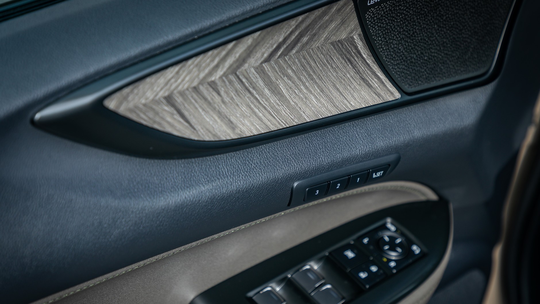 Lexus NX 2026