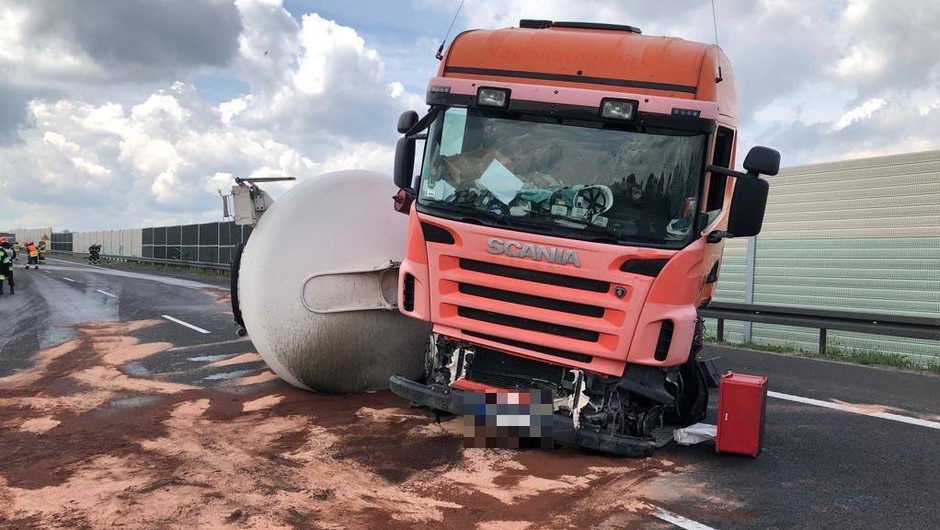 Cysterna zablokowała autostradę A4