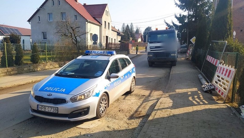 Policjanci skontrolowali kierującego ruchem