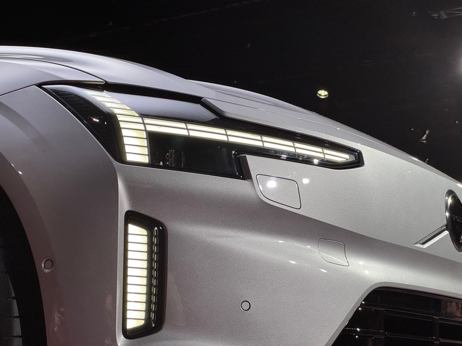 Volvo ES90 2025