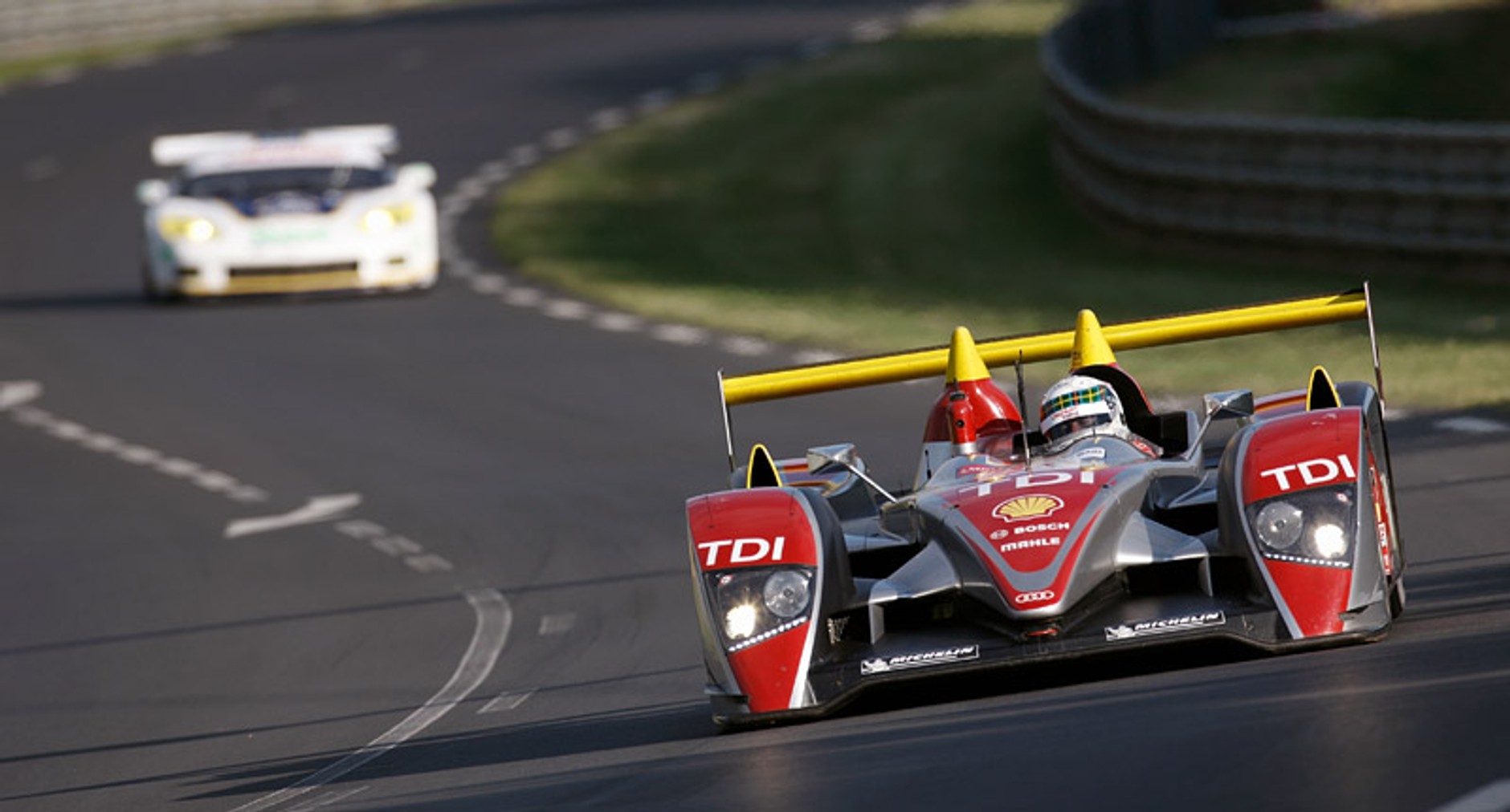 24 godziny Le Mans 2008: niespodziewana porażka Peugeota (fotogaleria)