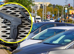 Zwrócił mu uwagę, że nieprawidłowo zaparkował. Tamten wyciągnął broń