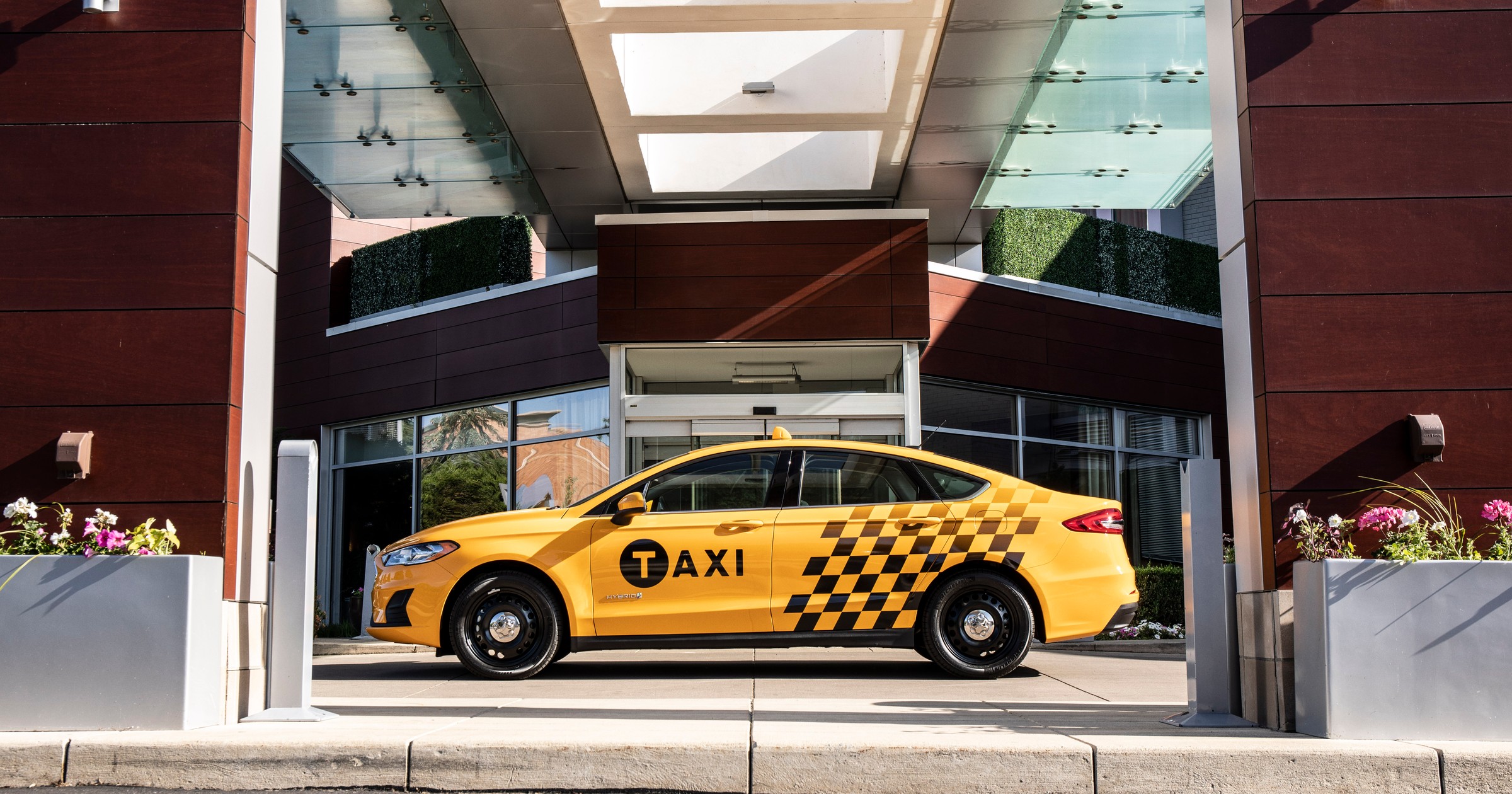 FusionHybridTaxi__01_HR