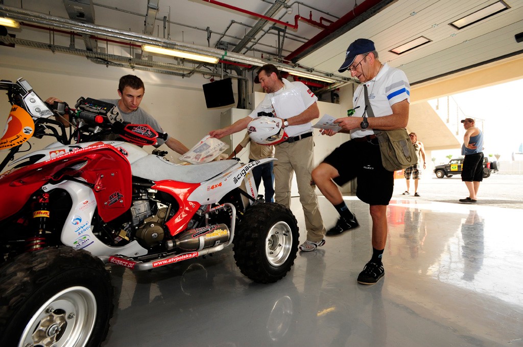Abu Dhabi Desert Challenge 2010: Rafał Sonik gotowy do startu