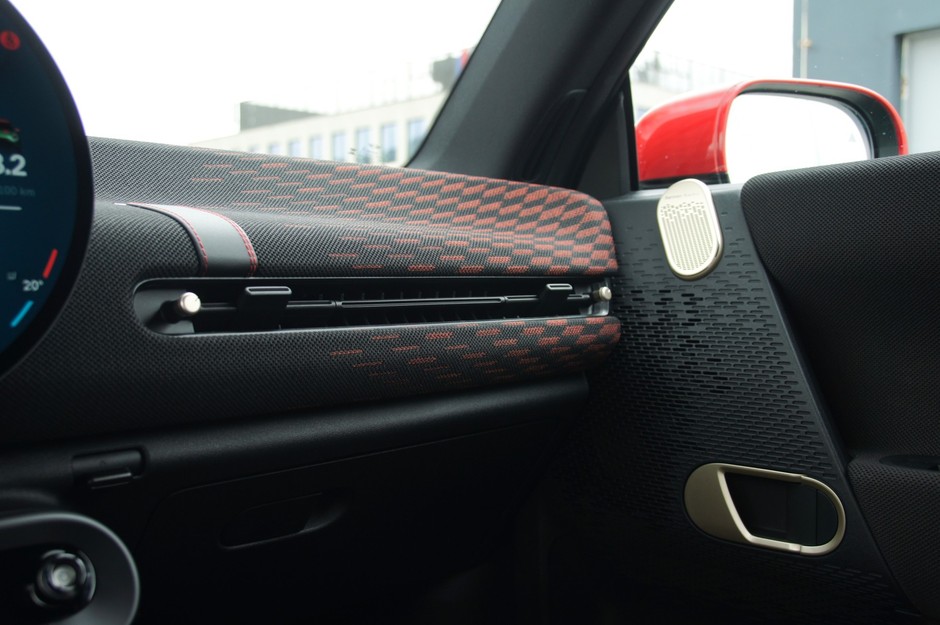 Mini John Cooper Works E (JCW)