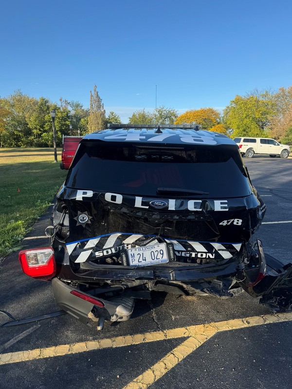 Zasnął za kierownicą. Zderzył się z policją