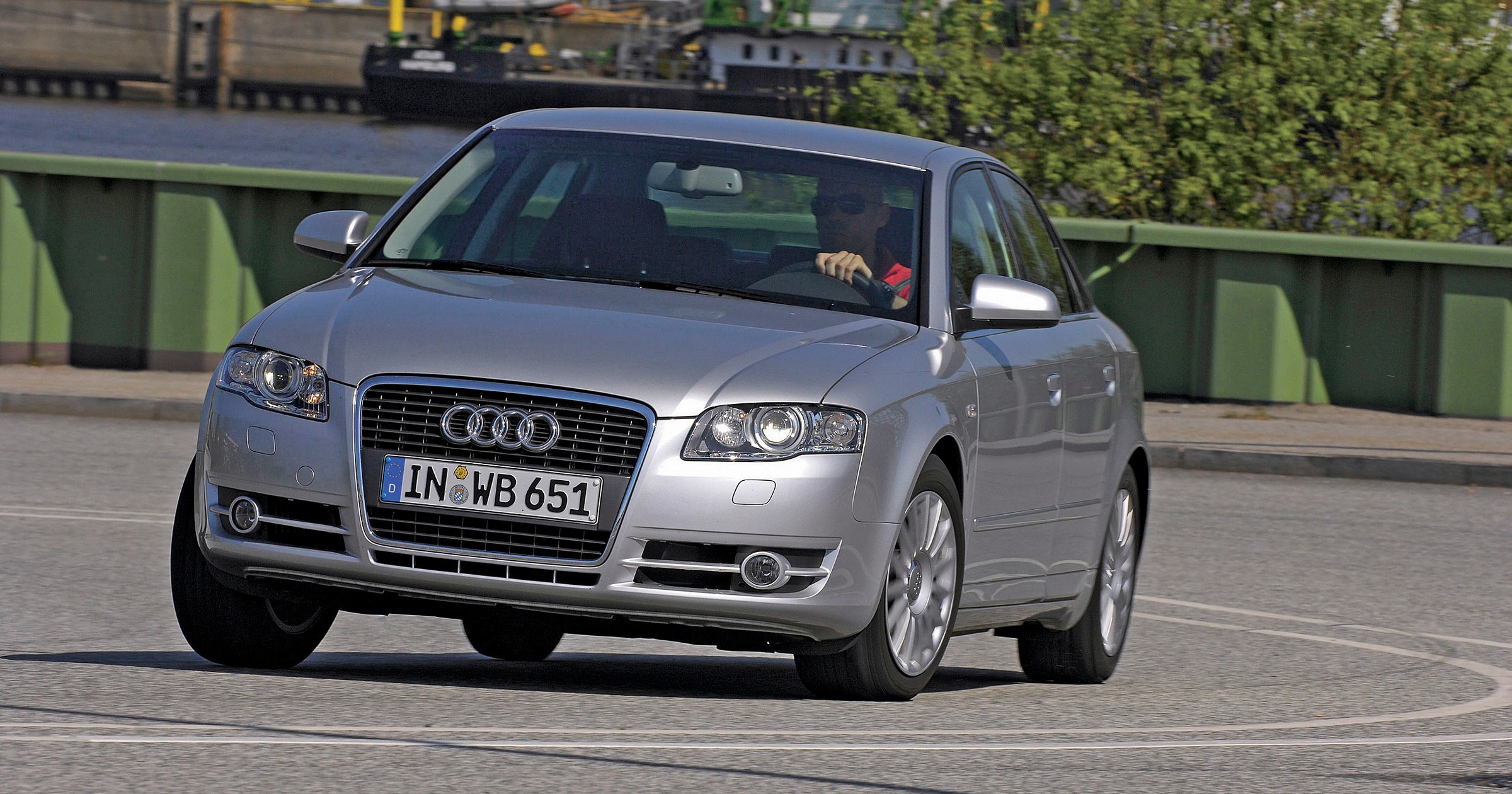 AUDI A4 II B7 (2004-08) 