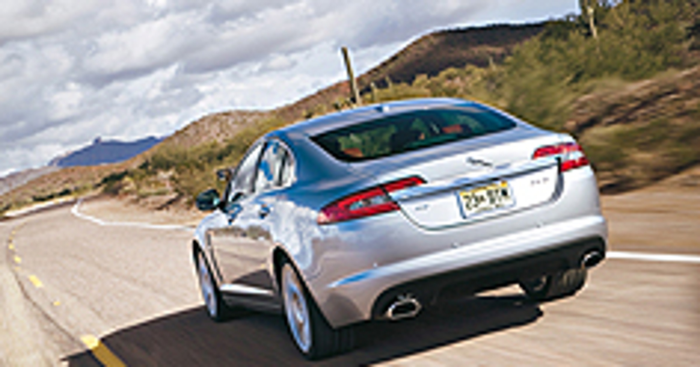 Jaguar XF - Jaguar ostrzy pazury