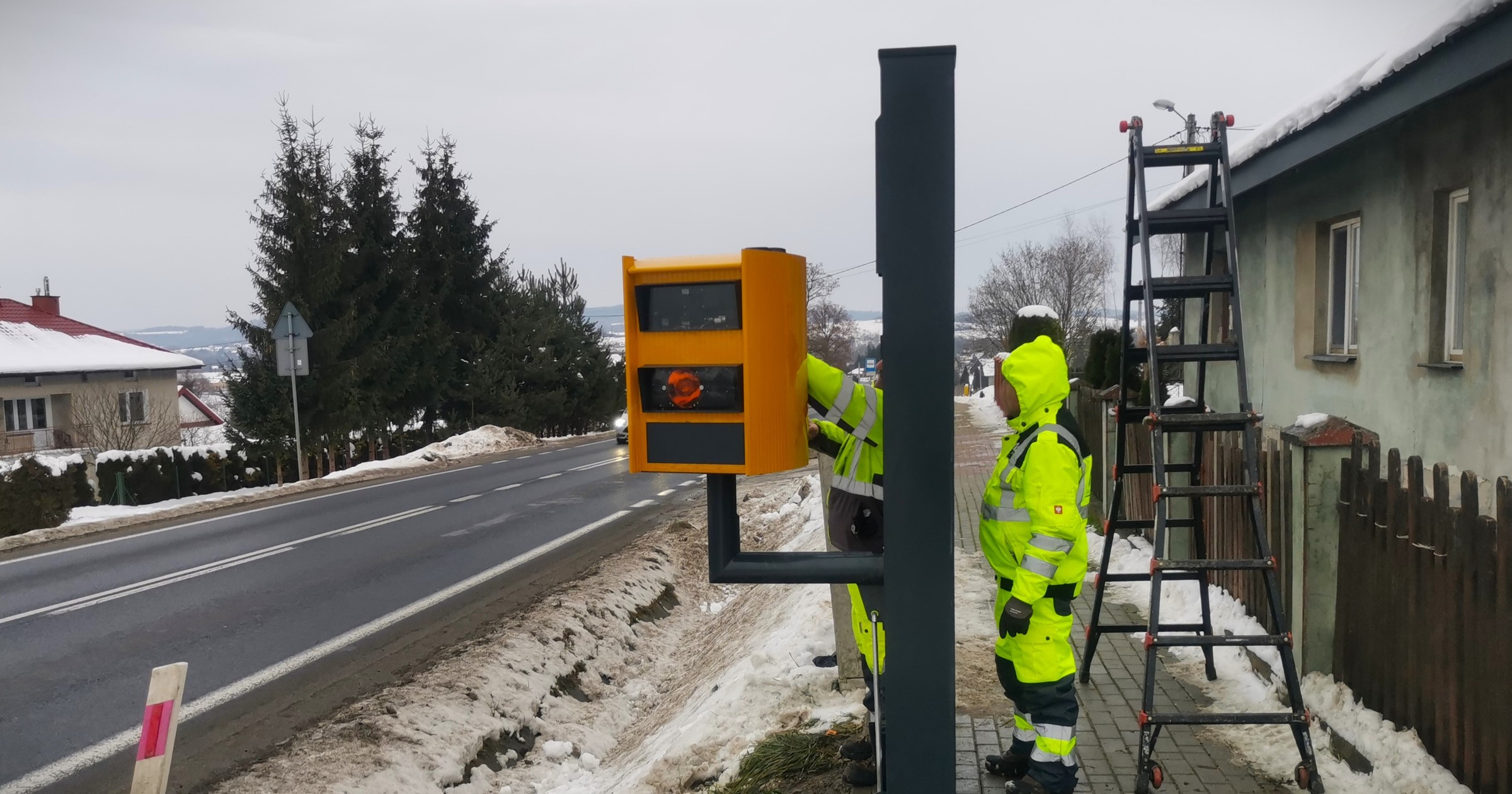 Przy drogach zostanie zamontowanych niemal 250 nowych fotoradarów