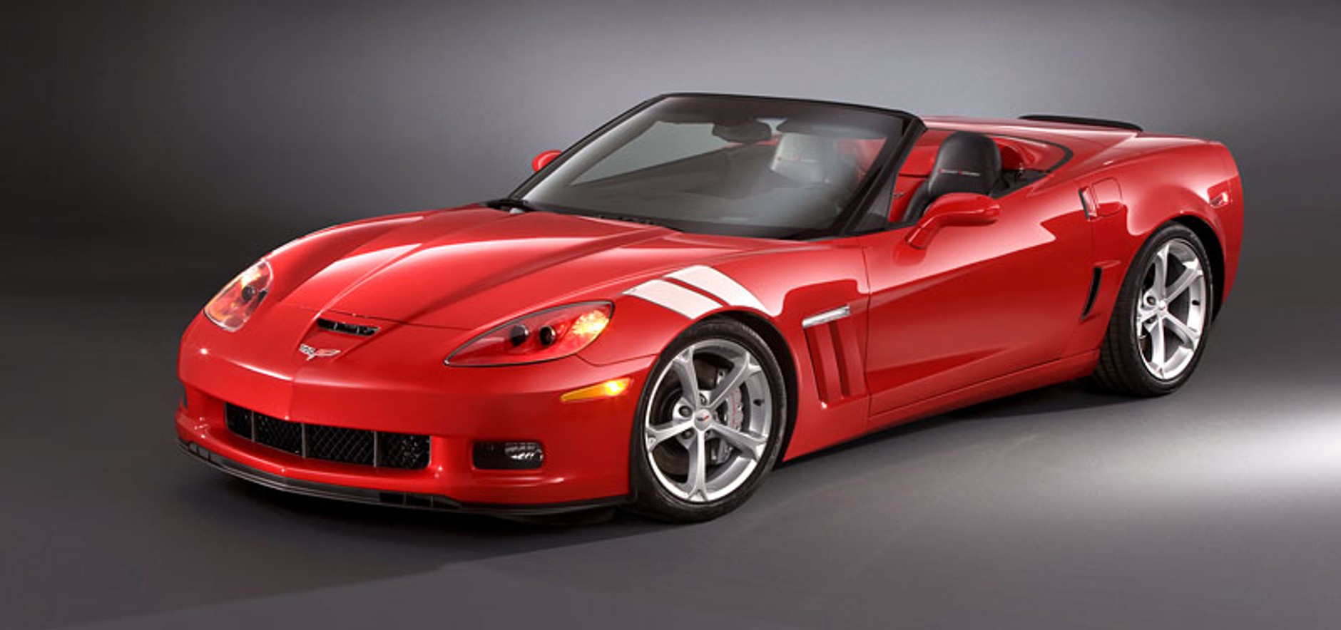 Corvette Grand Sport: poszerzone nadwozie i więcej mocy