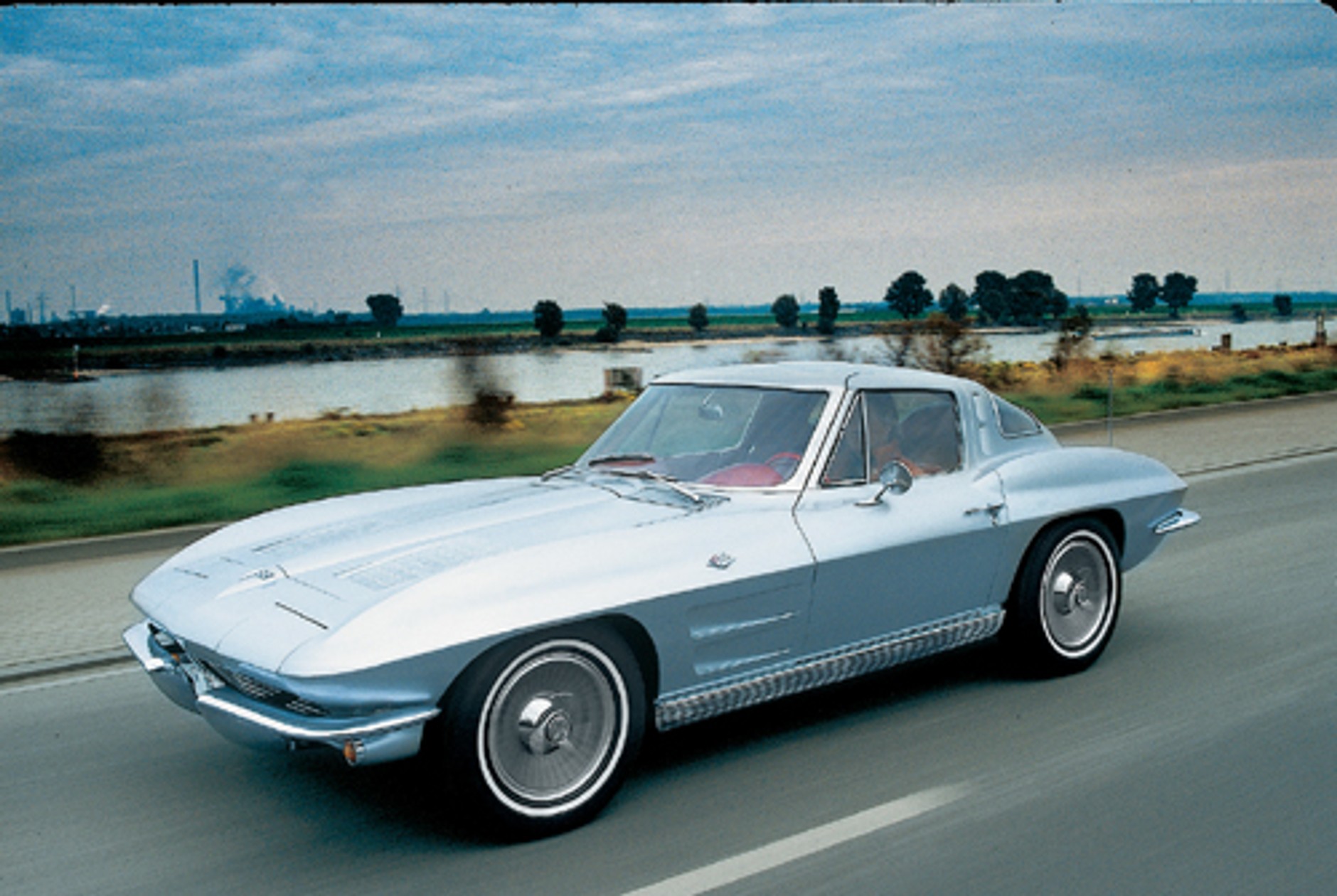 Chevrolet Corvette C2 - Rodem z morskich głębin