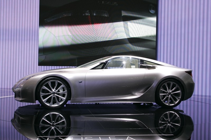 Lexus LF-A na drodze