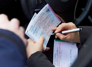 Łapówka, żeby uniknąć mandatu za parkowanie - sprawa trafi do sądu!