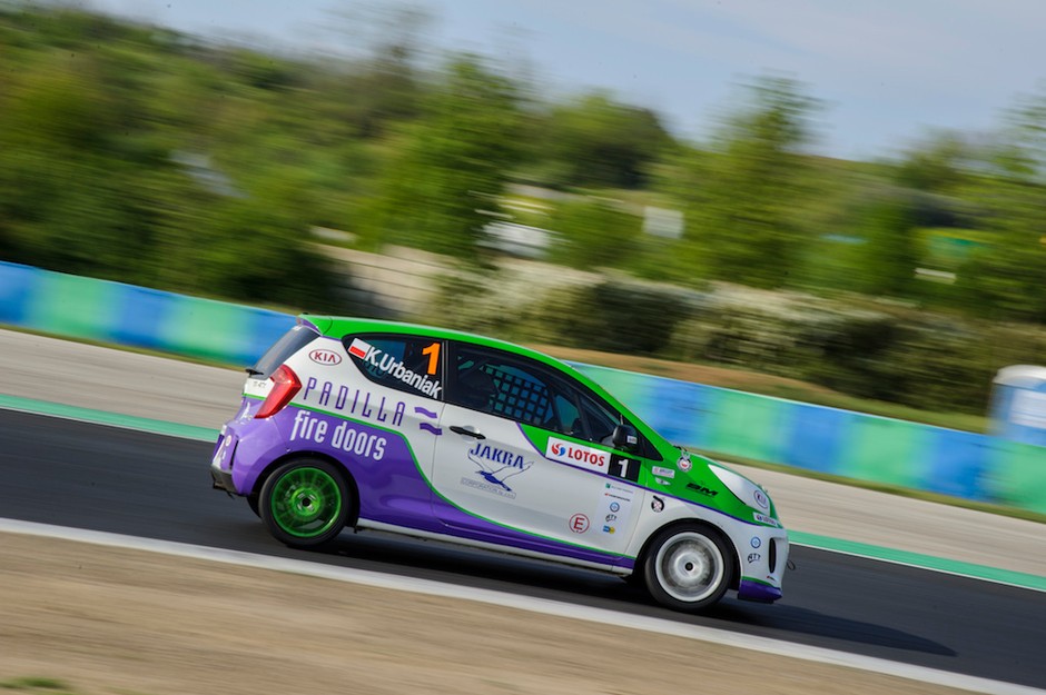 Kia Lotos Race