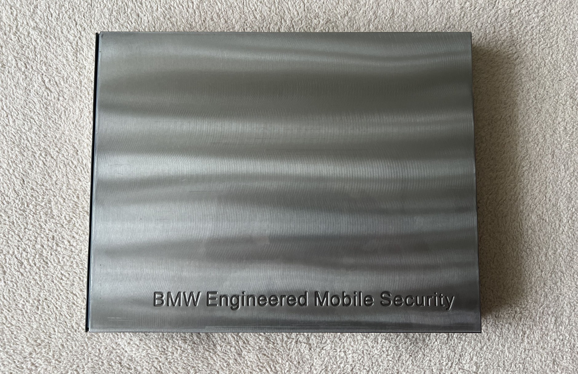 Prospekt opancerzonej wersji BMW serii 7 E66