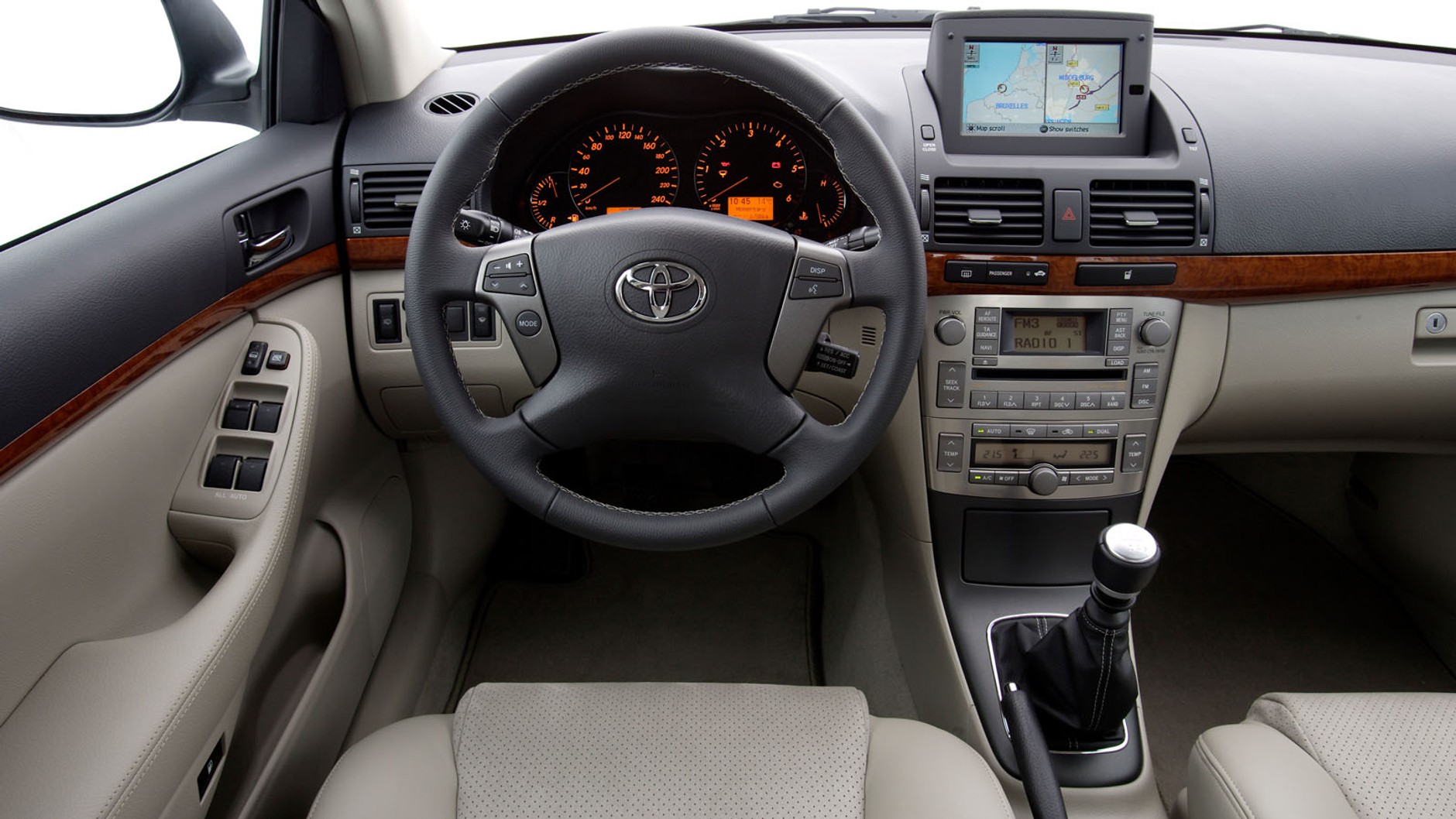 5. Toyota Avensis II (2003-08) - od 14 000 zł