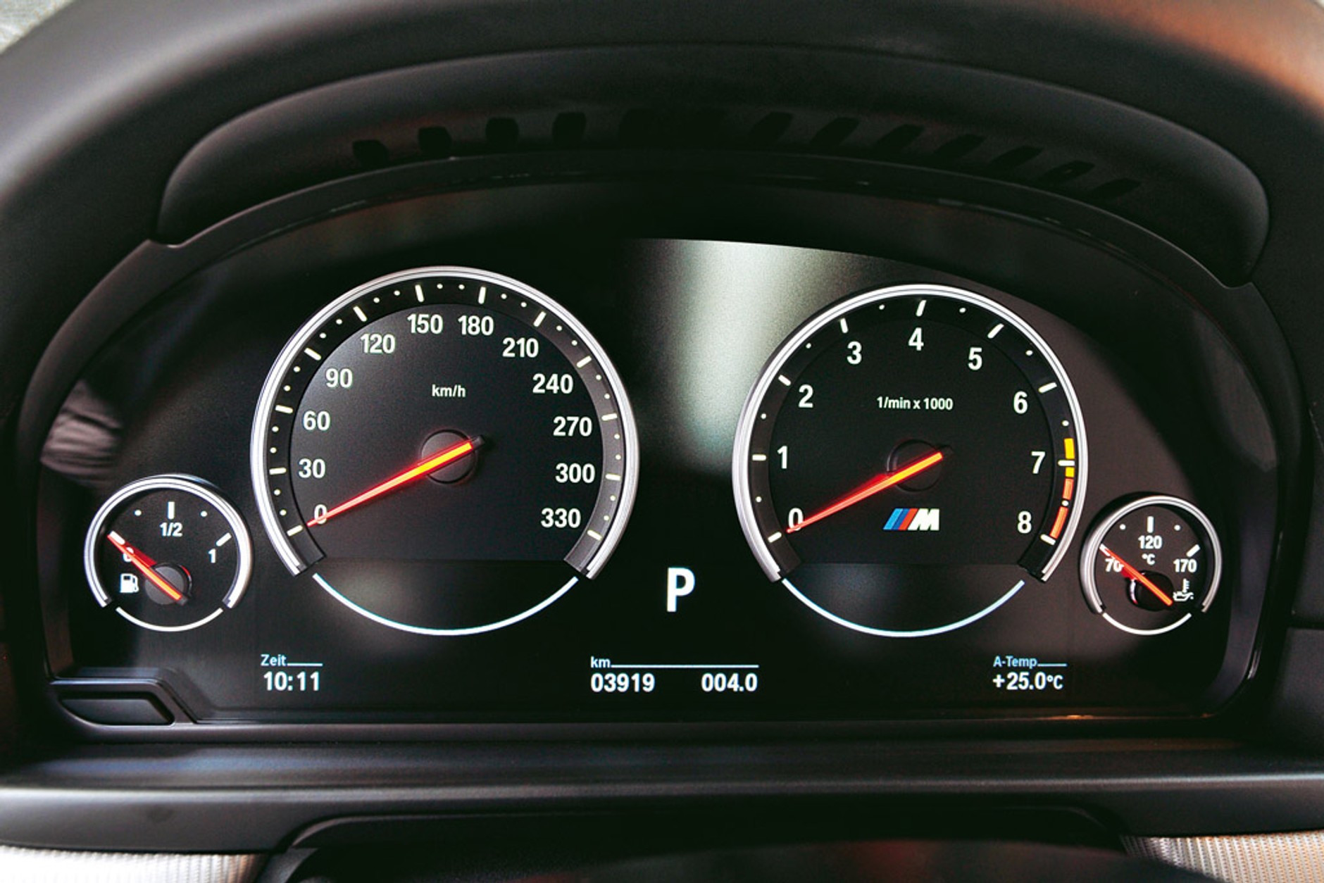 BMW M5: niespektakularny wygląd, niesamowita moc oto mistrz poślizgów