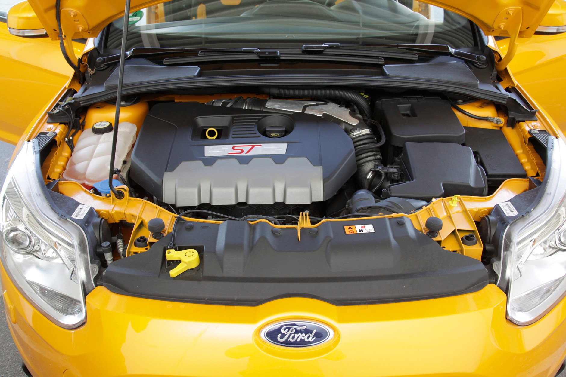 Porównanie: BMW 125i, Ford Focus ST, Mercedes A 250 Sport i VW Golf GTI