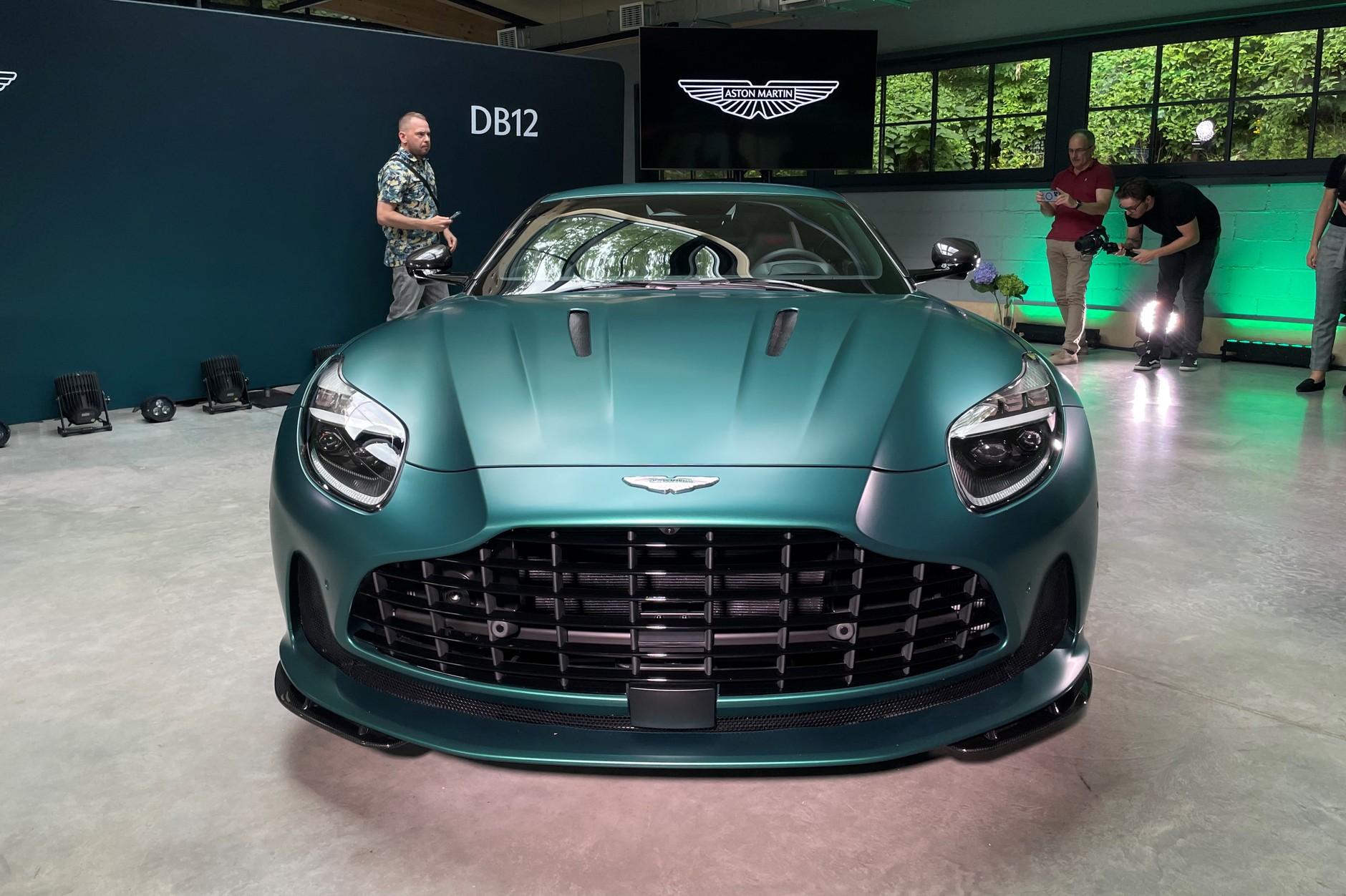 Aston Martin DB12 na polskiej premierze w Warszawie