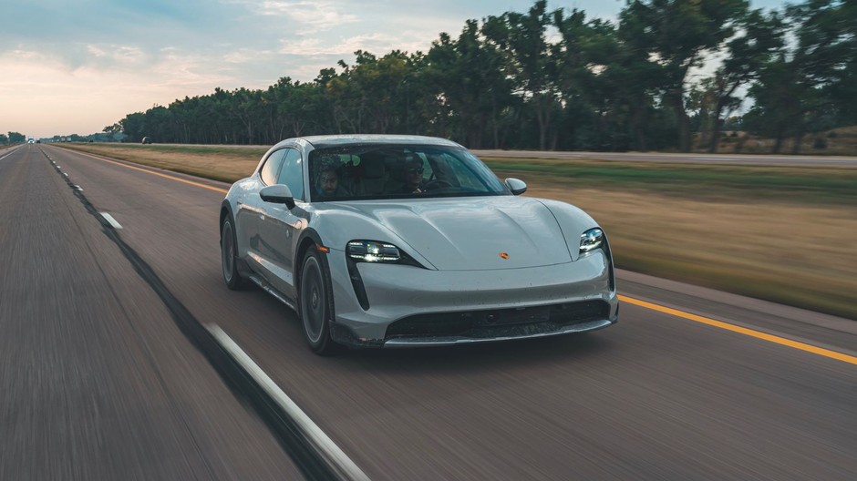 Porsche Taycan Cross Tourismo z rekordem Guinnessa