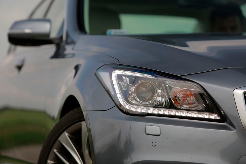 Hyundai Genesis 3.8: Prestiż po koreańsku