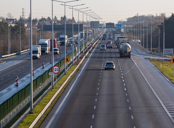 Trzeci pas na poznańskiej autostradzie A2 gotowy