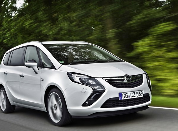 Opel Zafira: limuzyna w skórze vana