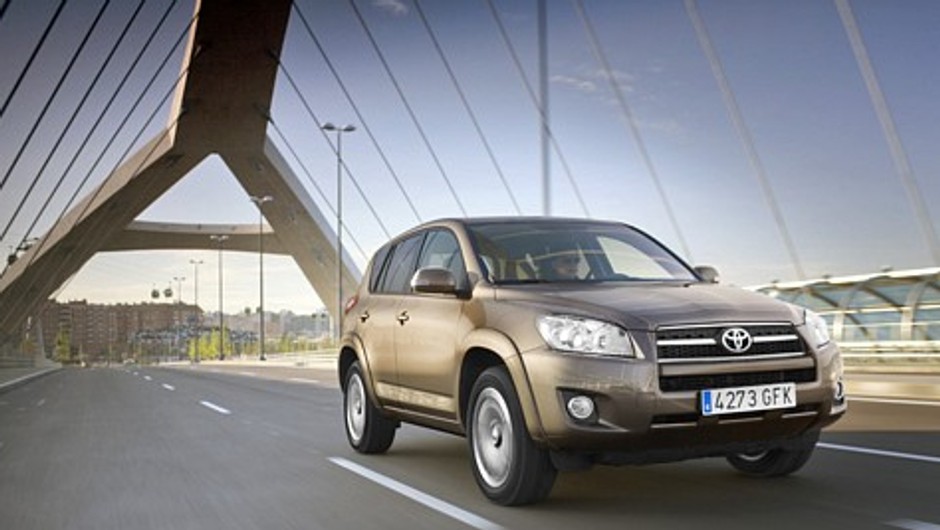 Toyota RAV4 i Land Cruiser - Taniej dla firm