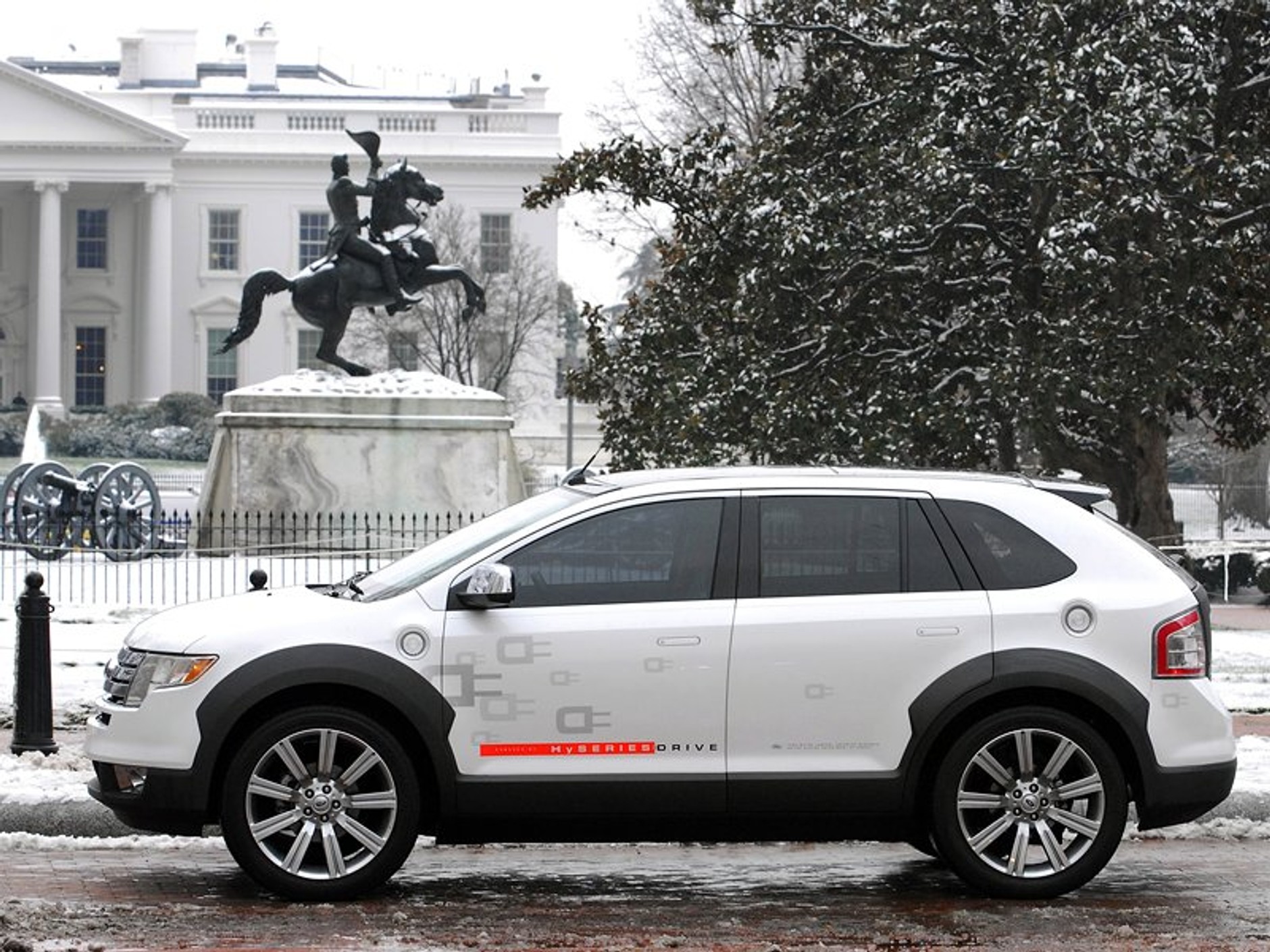 Ford Edge HySeries Drive: hybryda do kwadratu