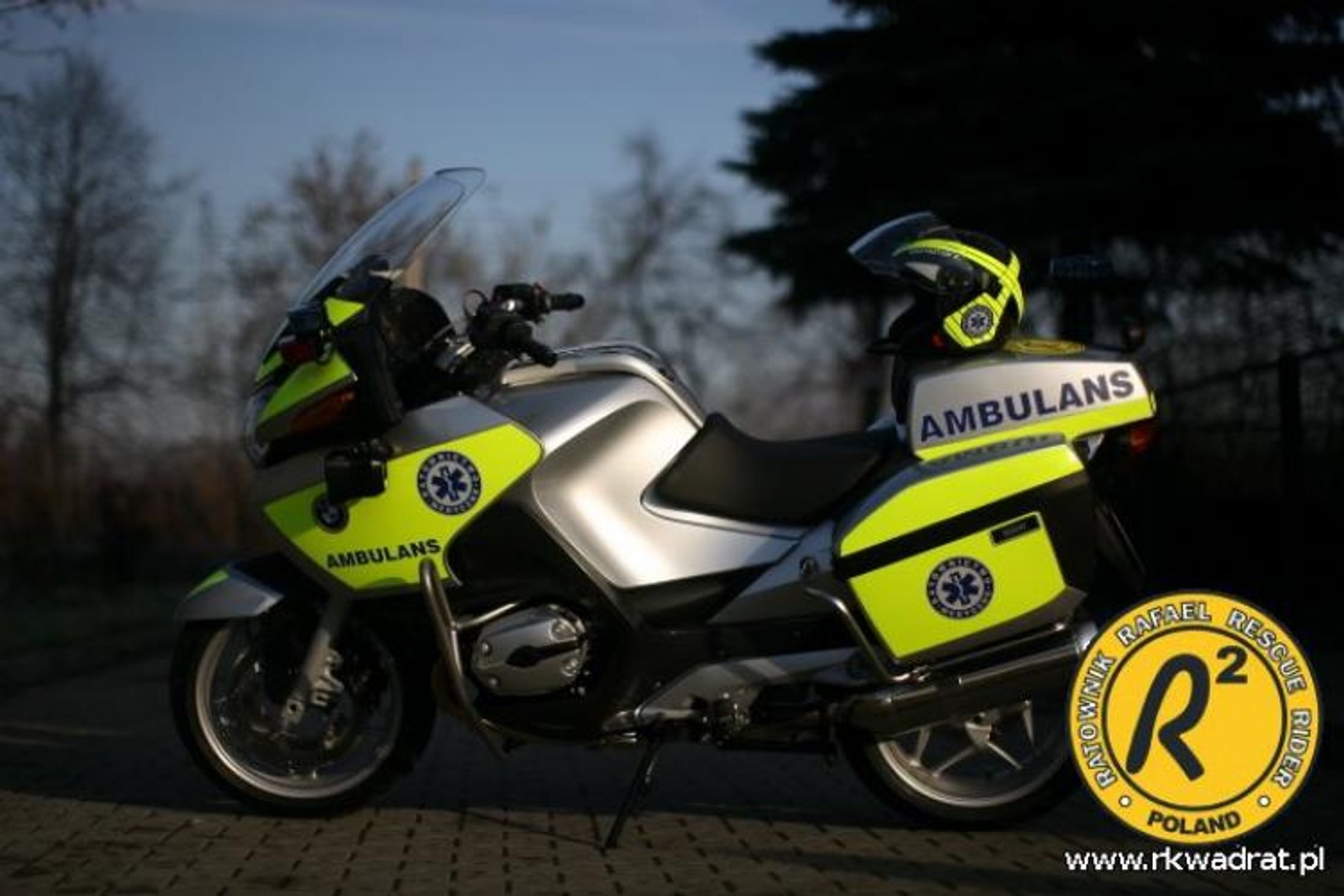 Motocykl ratowniczy fundacji R2 z Krakowa